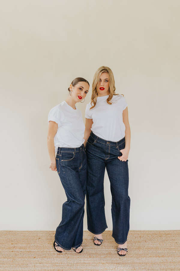 L.O.V.E. DEEP BLUE - Wide Leg Jeans